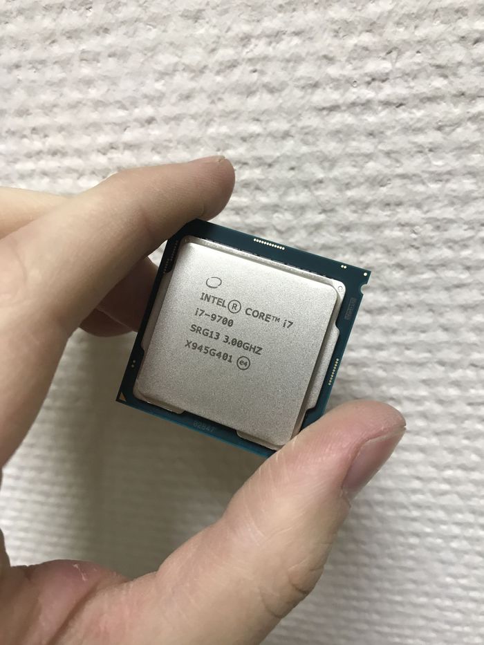 Intel I7 9700 ,     [ ]  ,  , 