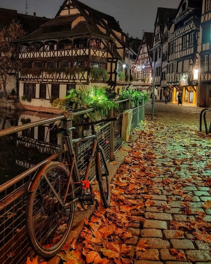 Evening Strasbourg - France, Strasbourg, Alsace, Half-timbered, Paving stones, The photo