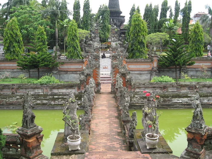 A palace in the city under the protection of the gods. Bali - My, Bali, Asia, Travels, Indonesia, Longpost