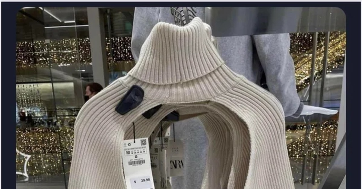 Носки из рукавов. Оторванный рукав. Свитер только с рукавами. Одежда состоящая только из рукавов. Одежда состоящая из рукавов.