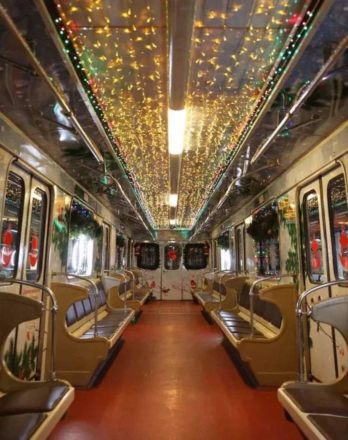 New Year's train - Moscow Metro, Moscow, A train, Metro, New Year, Ring