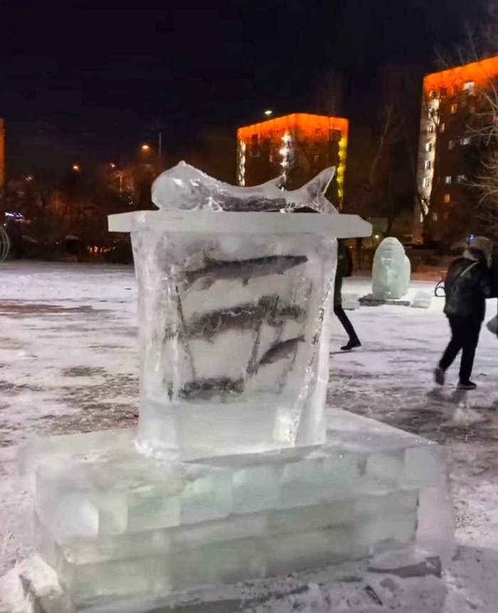 What a disgusting thing this jellied fish of yours is! - My, Ice sculpture, Ice, New Year, A fish