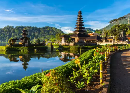 Tanah Lot is a temple washed by the sea. And two temples in the middle of a lake, lost in the jungle. Bali - My, Bali, Asia, Travels, Longpost