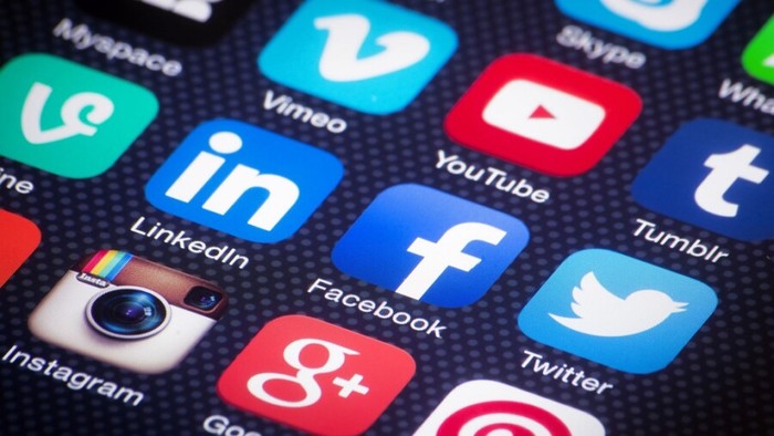     Facebook, Twitter  YouTube