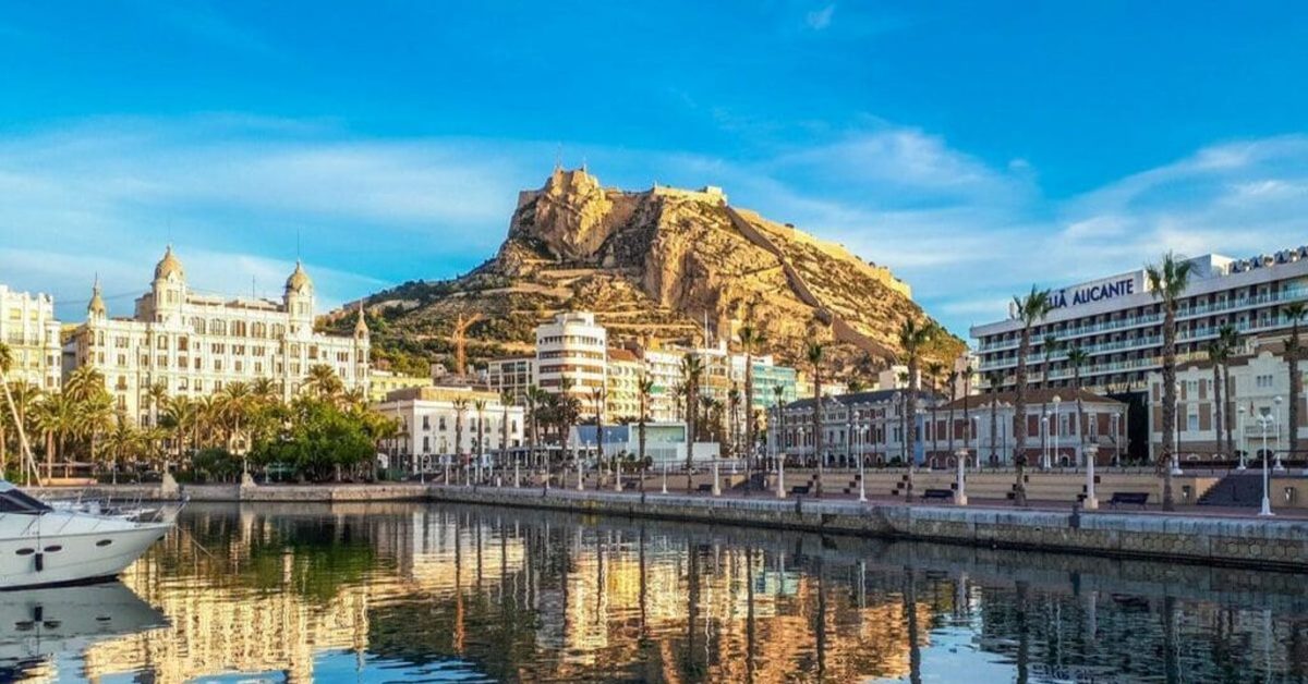 Аликанте испания фото. Аликанте Испания. Валенсия Аликанте. Alicante город в Испании. Аликанте Испания достопримечательности.