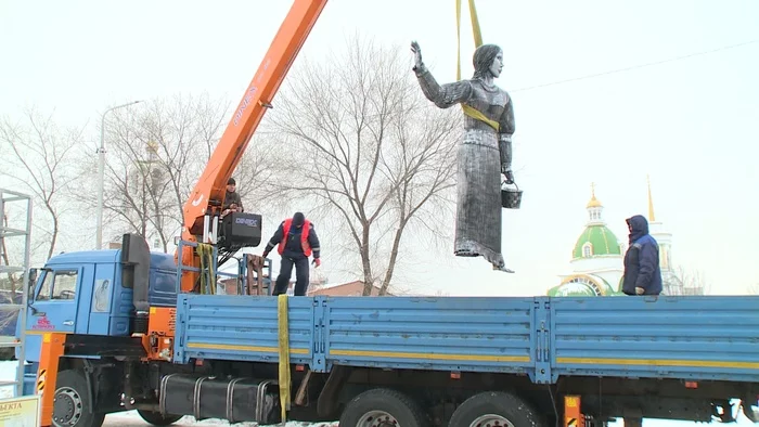 Alyonushka was taken away from Novovoronezh - Alenka, Monument, Novovoronezh