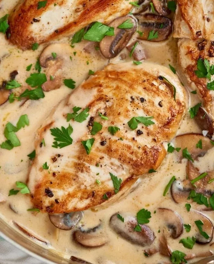 CHICKEN WITH MUSHROOMS IN CREAM SAUCE. Chicken with mushrooms in the oven! - Cooking, Hen, Mushrooms, Homemade, Dish, Preparation, Video, Yummy, Saving