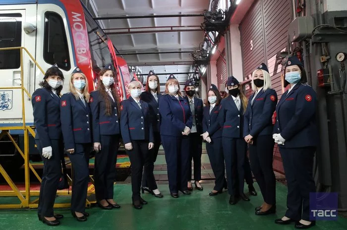The first female electric train drivers went to work in the Moscow metro - Moscow Metro, Women, Equality, news, Longpost