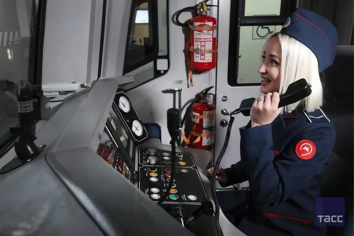The first female electric train drivers went to work in the Moscow metro - Moscow Metro, Women, Equality, news, Longpost