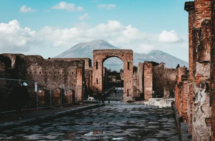 Antique fast food. An ancient fast food restaurant to open in Pompeii - Italy, Pompeii, Fast food