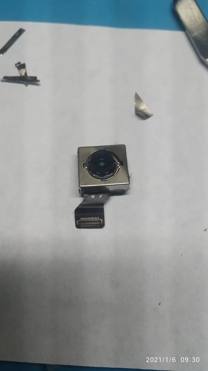 Continuation of the post “Iphone X with a damaged camera” opening the camera - My, Ремонт телефона, Photo on sneaker, iPhone X, Repair of equipment, Repair, Camera, Battery, Battery, Microscope, Interesting, Longpost