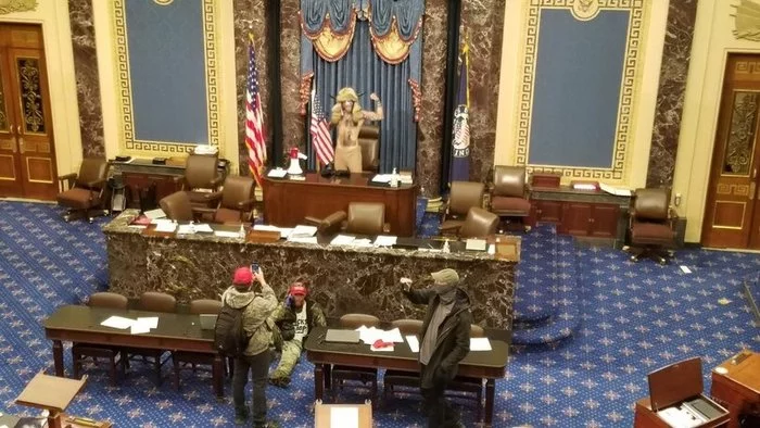 Капитолий взят сторонниками Трампа. С 2021! США, Выборы США, Политика, Дональд Трамп, Новости, Капитолий, Джо Байден, Длиннопост