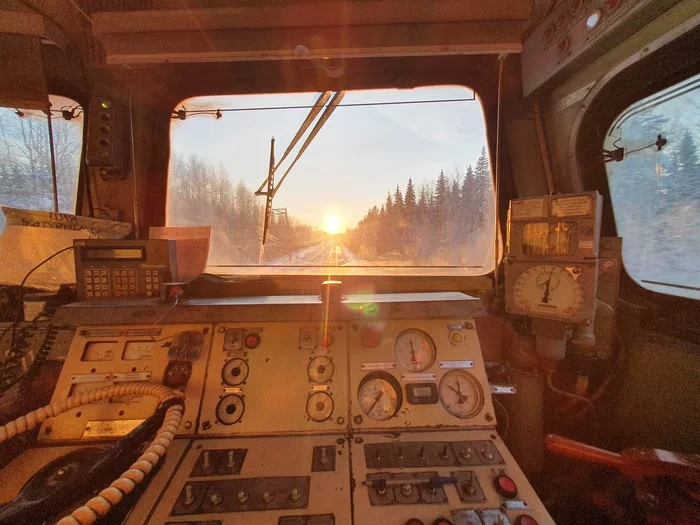 Zimushka-winter - My, Russian Railways, 2te116, Freight train, Winter, New Years holidays, The sun