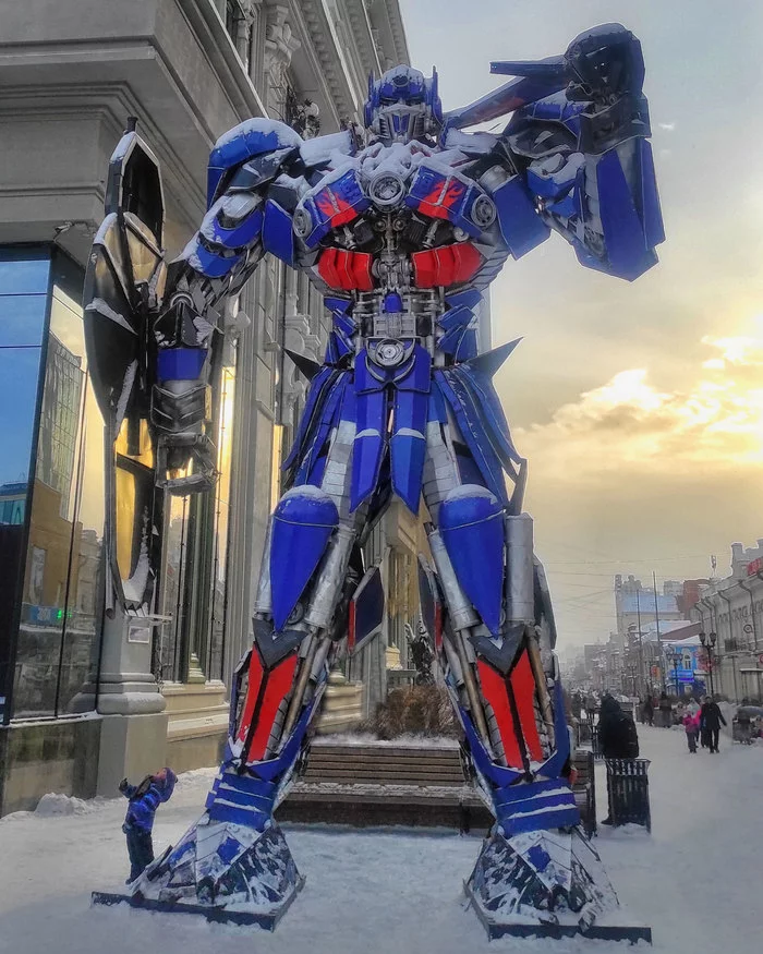 Transformer in the city - My, Transformers, Optimus Prime, Yekaterinburg, Weiner