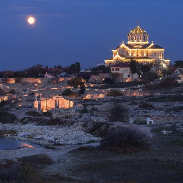 Sevastopol - Sevastopol, Crimea, Chersonesos, Temple, Night, moon, Sky, Sea, The photo