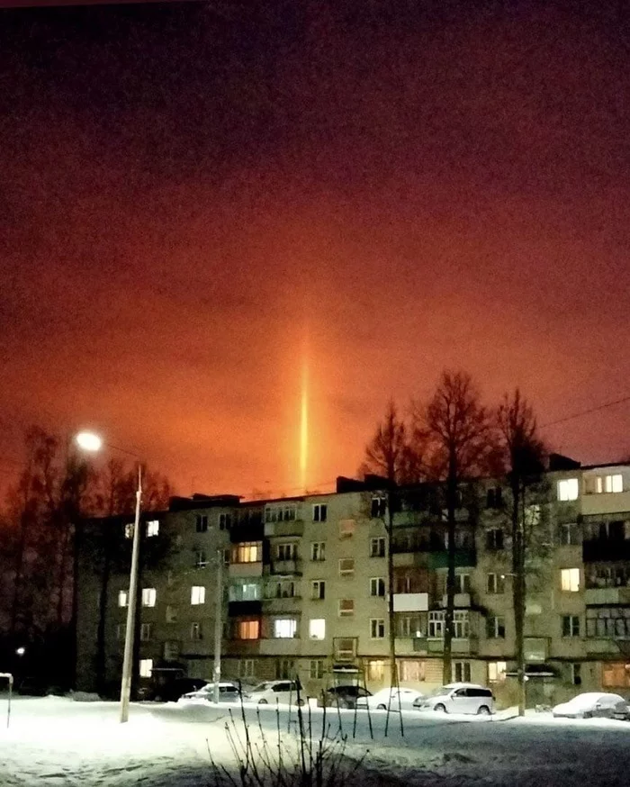 Нижегородцы заметили необычный столб света в небе над Кстовом - Нижегородцы, Столб, Кстово, Свет, Портал, НЛО, 2021, Мистика, Демон, Длиннопост