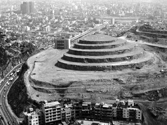 How a shopping center became a prison - Shopping center, Prison, Constructions, Building, Venezuela, Caracas, Longpost, Politics