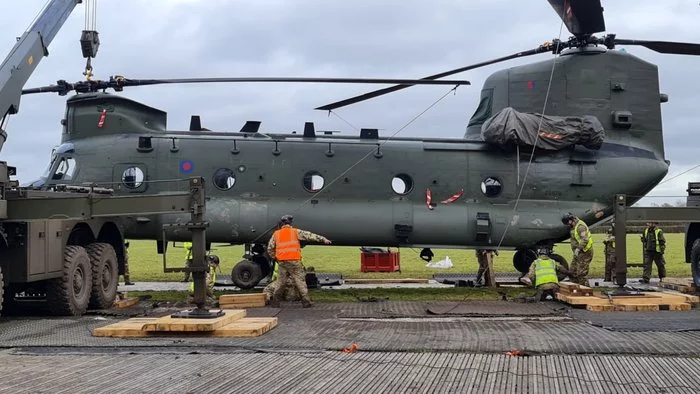 Continuation of the post Understated Chinook and the army - Helicopter, Boeing ch-47 Chinook, Incident, Liberation, Unclear, Reply to post, Incident