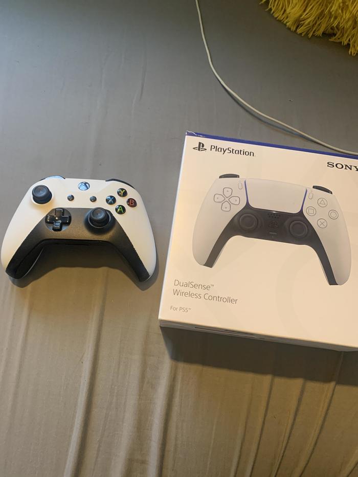I ordered a ps5 controller on eBay, but something is wrong here... - Playstation, Controller, Ebay