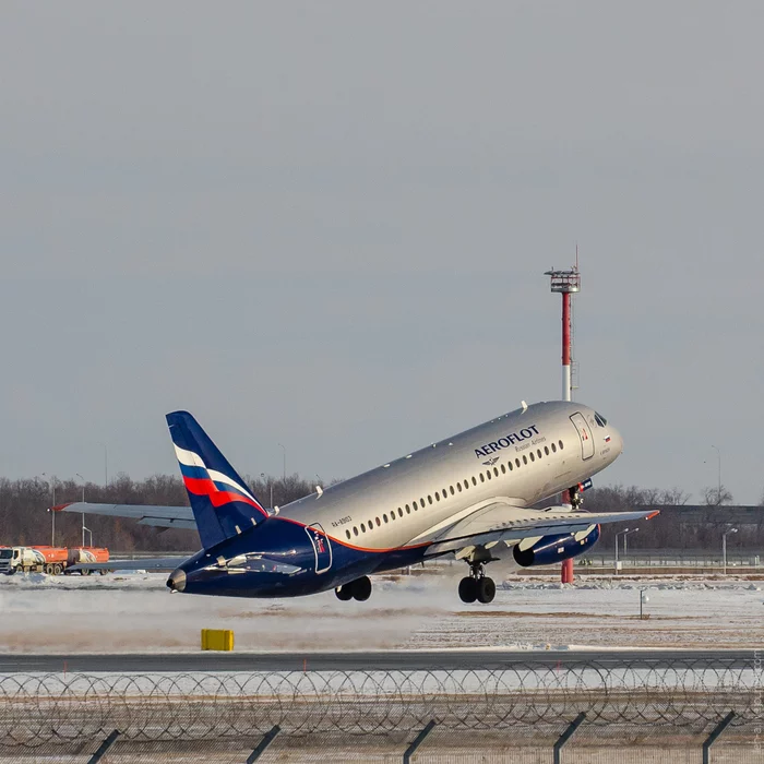 Superjet at Yu Gagarin Airport - My, Spotting, Saratov, Airplane, Sukhoi Superjet 100, Airbus A320, Boeing 737, Longpost