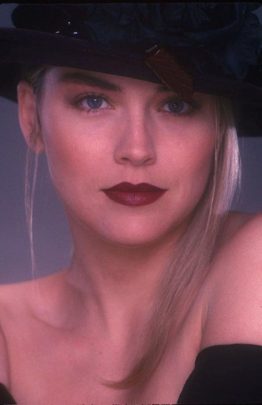 Sharon Stone, 1990 - Old photo, Sharon Stone, Celebrities, Actors and actresses, Beautiful girl