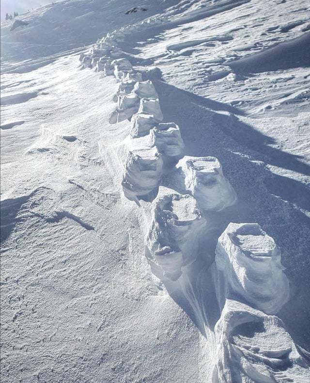 Traces after a wind of 120 km/h. Photo by Owen Leeper - Footprints, Wind