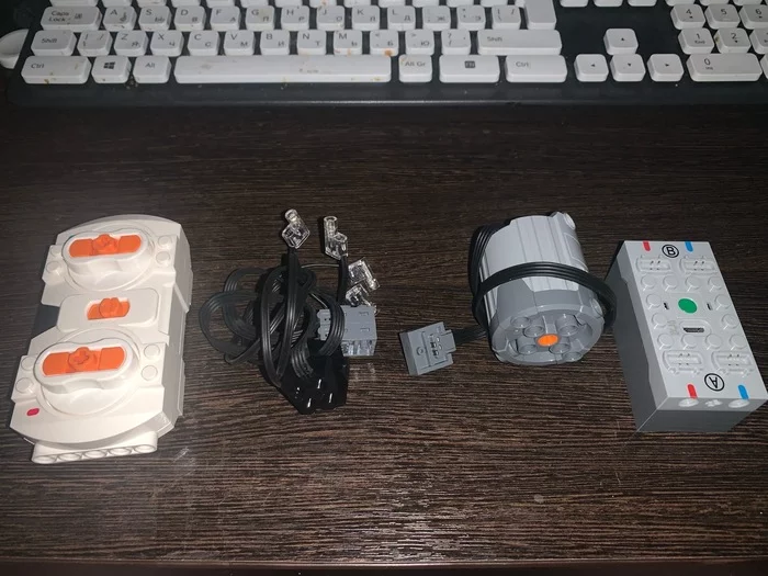 Review of the motorization set for the Chinese construction set SY7598 Iron Man Bust - My, Lego, Chinese constructor, iron Man, Overview, Video, Longpost