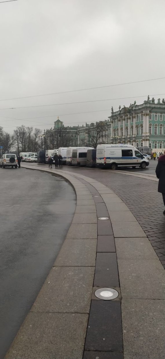 The police and the Russian Guard again blocked off Palace Square, St. Petersburg - Politics, news, Saint Petersburg, Russia, Opposition, Protest, Rosgvardia, Alexey Navalny, Longpost, Rally