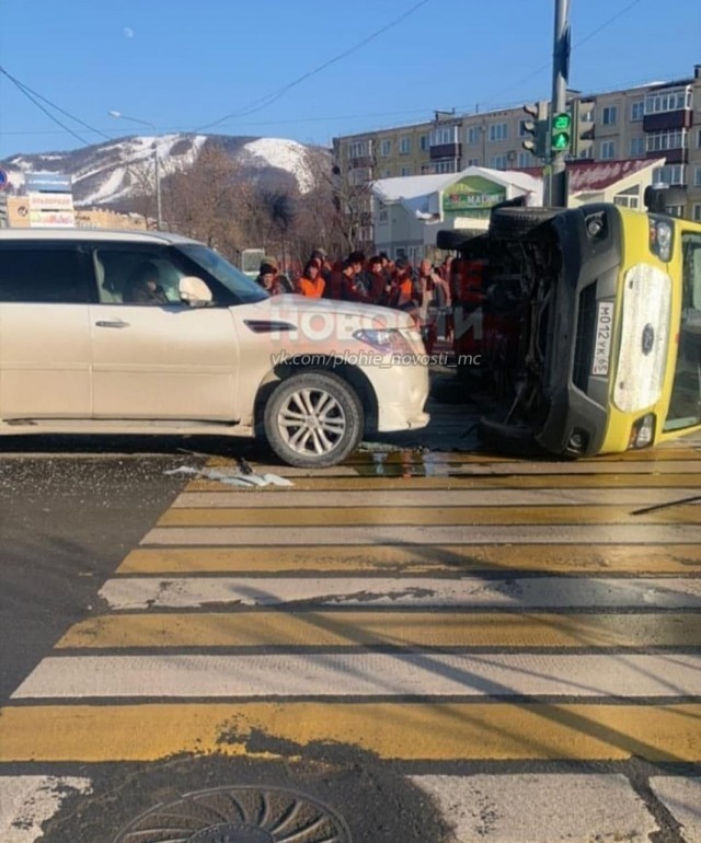 Accident with ambulance - Road accident, Video, Sakhalin, Ambulance, Longpost, Negative