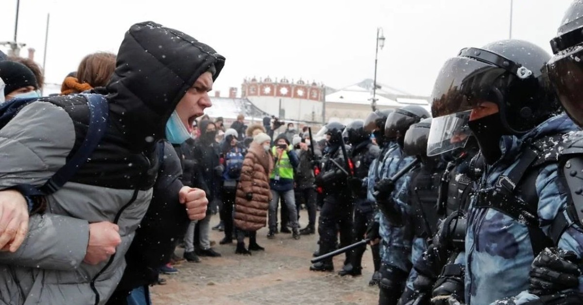 Возмущенные поборами в платежках ЖКХ люди вышли на улицы. Теперь, чтобы оплатить счета, надо брать кредит?