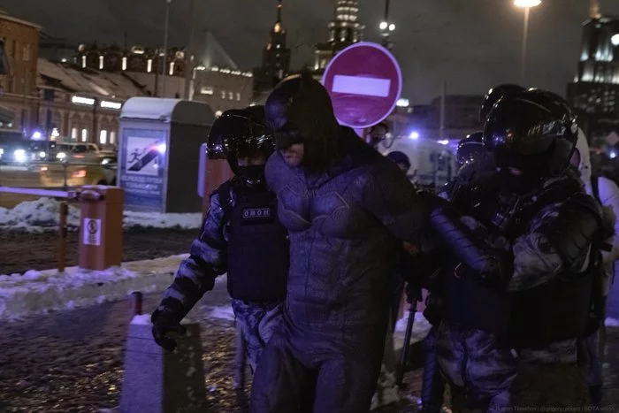 Video blogger Stas Ai was detained in Moscow, how simple - My, Rally, Batman