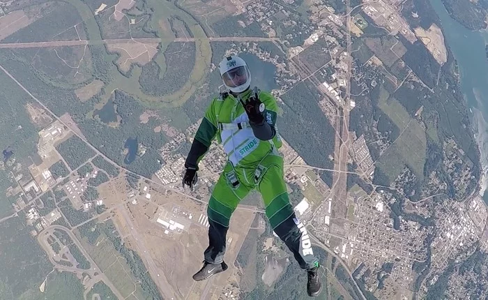 I jumped without a parachute on a 30x30 meters net (there is a video): I refused a safety parachute, otherwise the excess weight would have broken the net - Without a parachute, Extreme, Sport, Record, Guinness Book of Records, Free fall, Video, Longpost, 