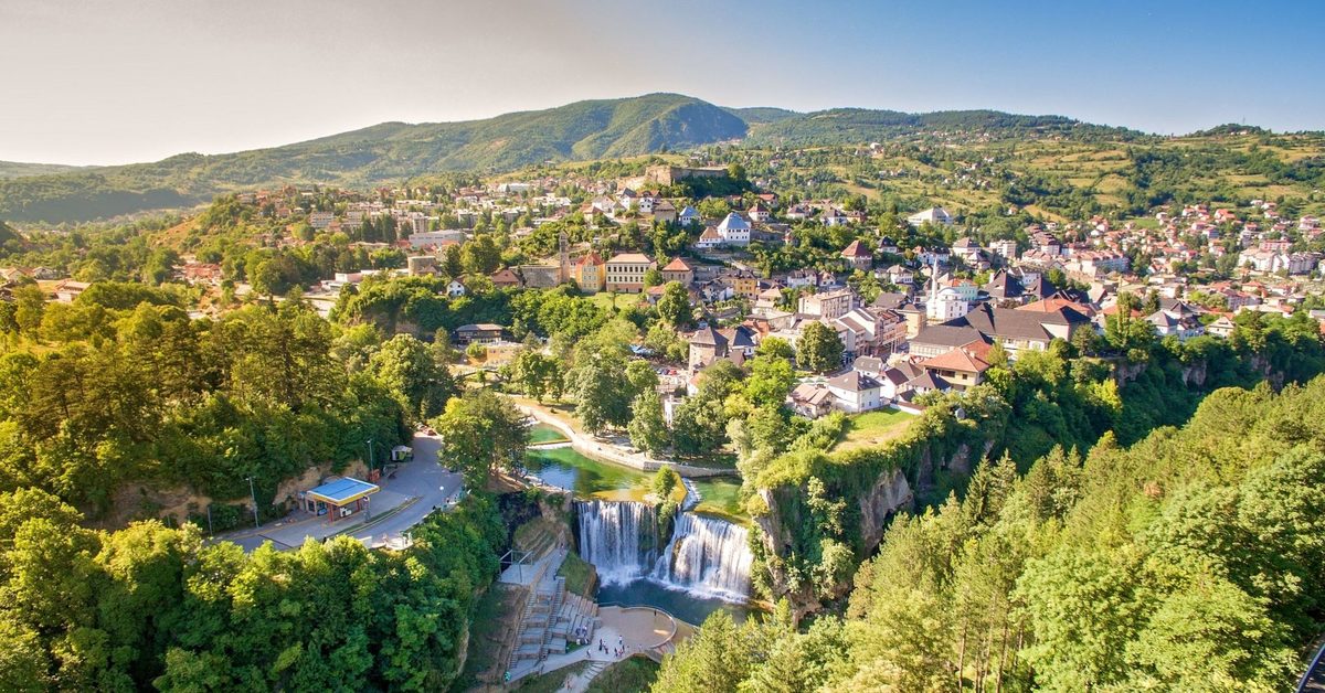 Город яйца. Jajce Босния. Яйце город Босния. Яйце Босния и Герцеговина. Билеча Босния и Герцеговина.