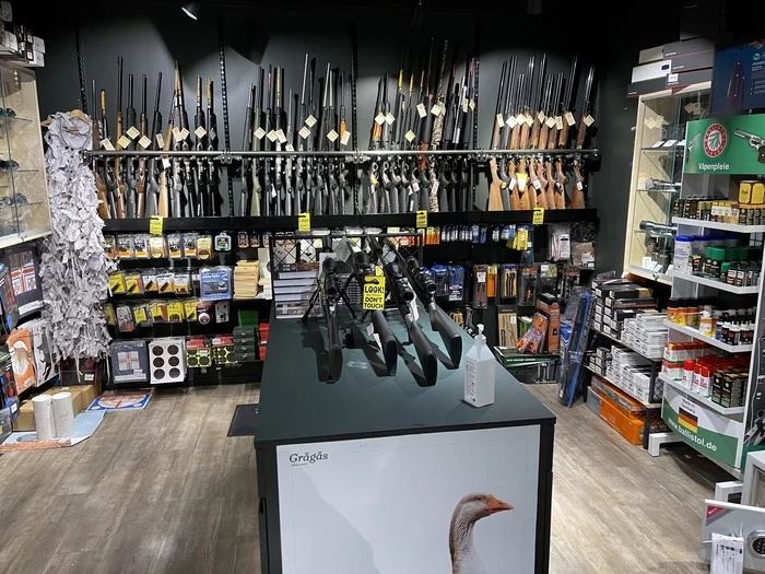 Арктический Архипелаг Шпицберген. Безопасное обращение с медведями Шпицберген, Арктика, Медведи, Белый медведь, Оружие, Видео, Длиннопост Арктический Архипелаг Шпицберген. Безопасное обращение с медведями Шпицберген, Арктика, Медведи, Белый медведь, Оружие, Видео, Длиннопост