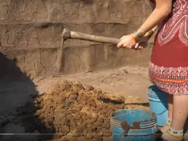 A real house made of SHIT and STICKS. Not to be confused with frame)) - Humor, Building, House, Africa, Africans, Architecture, Longpost