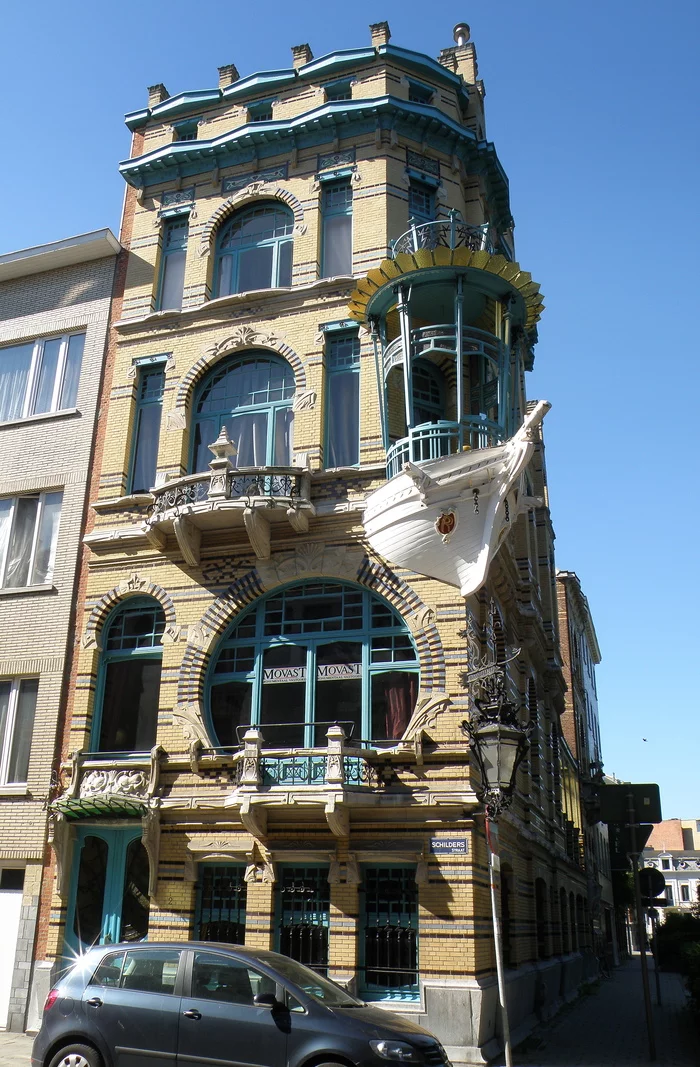 Ships without captains, captain without a ship - Ship, Architecture, Balcony, Antwerp, Belgium, Longpost