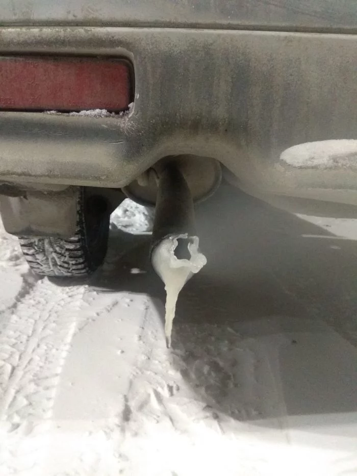 Cold snap - My, freezing, Auto, Yekaterinburg, Unusual, Exhaust pipe