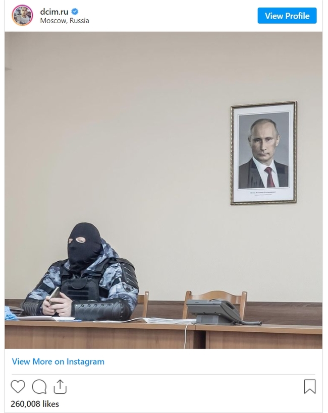 Continuation of the post Fotozhaby: Silovik sits against the backdrop of a portrait of Putin - Politics, Humor, Fotozhaba, Photographer, Ovd, Tjournal, Society, Siloviki, , Vladimir Putin, Reply to post