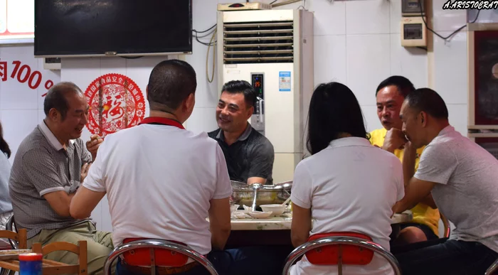 Ссора из-за счета в ресторане - привычное дело в Китае Жизнь за границей, Китай, Китайцы, Азия, Азиаты, Ресторан, Счет, Видео, Длиннопост Ссора из-за счета в ресторане - привычное дело в Китае Жизнь за границей, Китай, Китайцы, Азия, Азиаты, Ресторан, Счет, Видео, Длиннопост