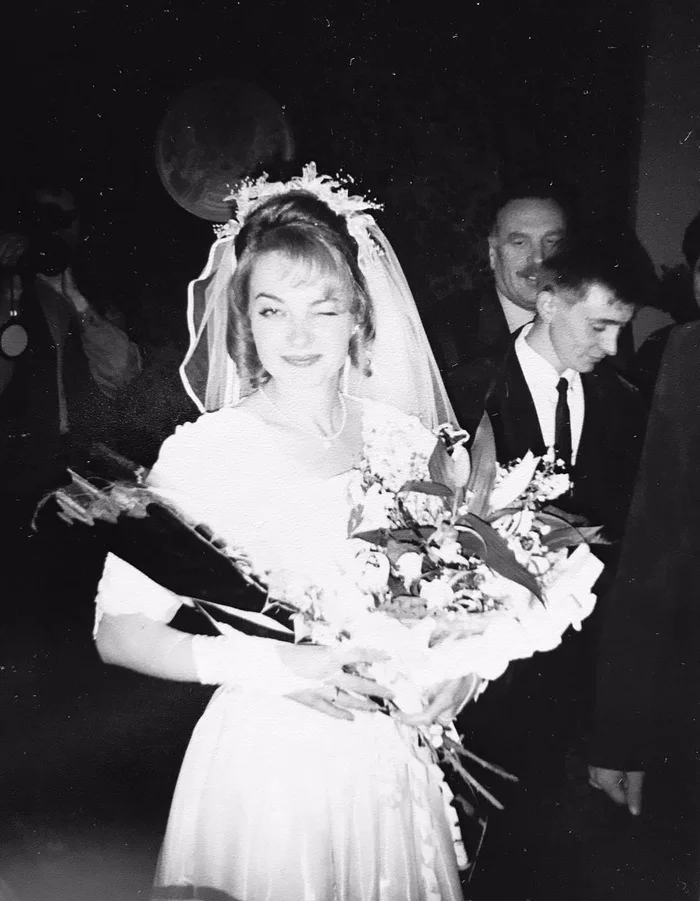 Bride from the 90s, 1999 - Bride, 90th, The photo, From the network, Wedding, Black and white photo, Epoch, A life