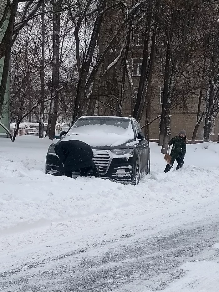 Love to ride - love and dig - Snowfall, Snowdrift, Moscow, Work, Shovel, Hits, Winter, Snow, Video, Longpost