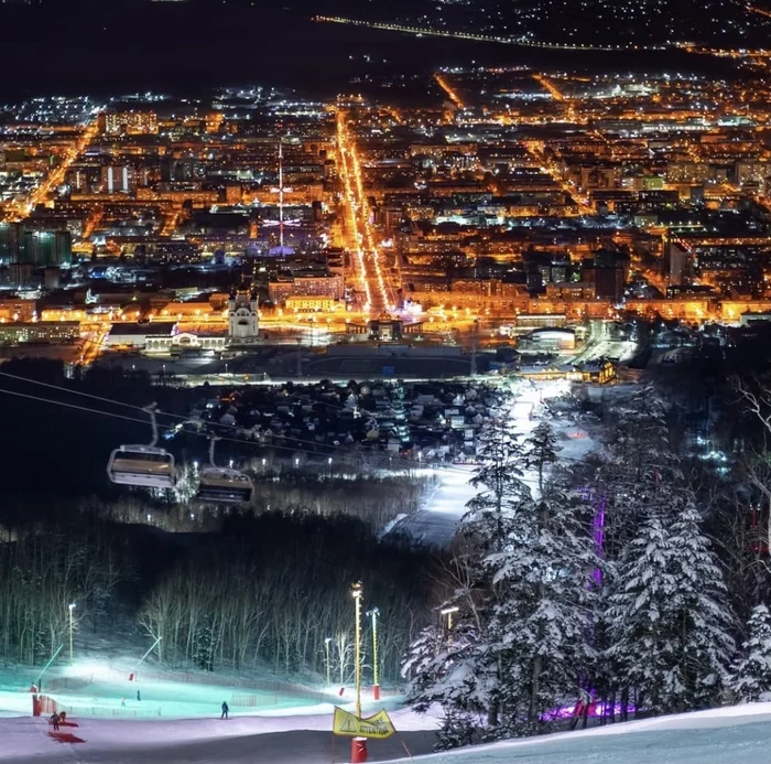 Yuzhno-Sakhalinsk from the height of the mountain air ski slopes - Yuzhno-Sakhalinsk, Mountain air, Skiing, Snowboard, Illuminations, Sakhalin, View, Longpost