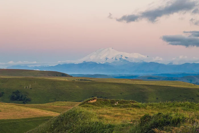 View of Elbrus in the evening from the Gum-Bashi pass - My, Elbrus, Caucasus, The mountains, Tourism, The photo, Evening, Ty, Tywed, Gum Bashi Pass