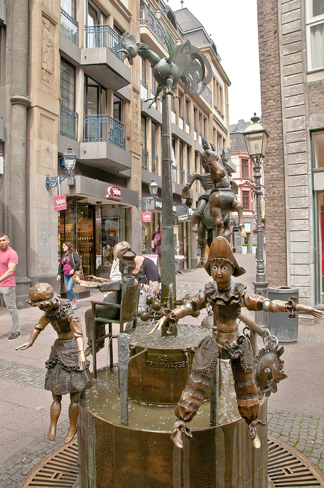 Aachen, Germany or You're so carried away! - My, Aachen, Germany, Travels, Fountain, The cathedral, Chandelier, sights, Longpost