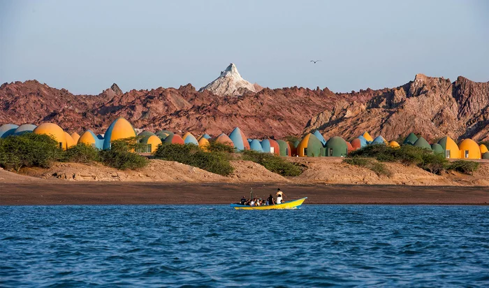 Domed houses on the island of Hormuz in the Persian Gulf - Architecture, Iran, Island, Hotel, Hormuz, Dome, beauty, Longpost