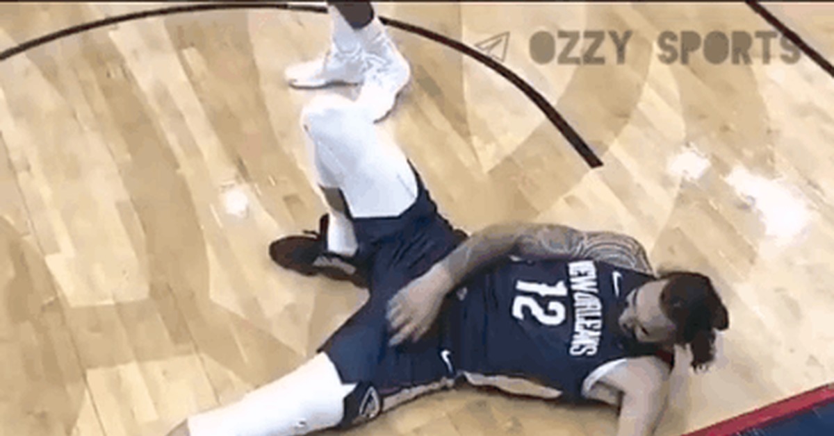 When in words you are Jackie Chan - Sport, Basketball, NBA, Stephen Adams, Fail, GIF