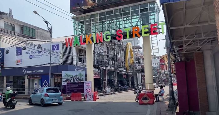 Pattaya has become a ghost town. Empty Walking Street shocks with boarded up entrances of bars and discos - My, Pattaya, Thailand, Economy, Quarantine, Coronavirus, Walking Street, Video