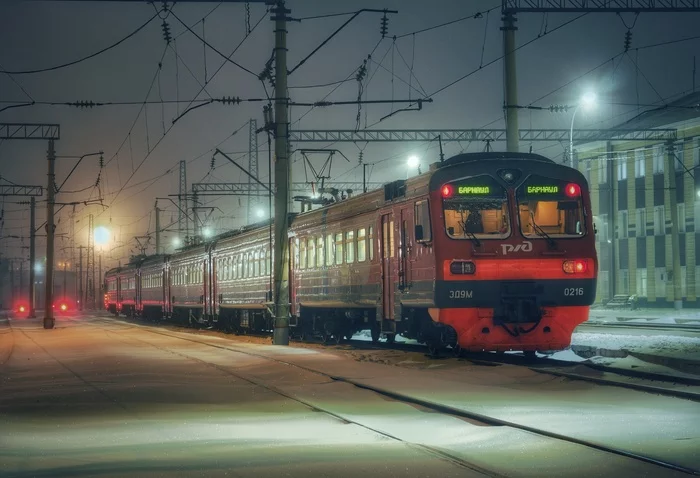 She ran away from me again - My, The photo, A train, Train, Russian Railways, Railway station, Night, Barnaul