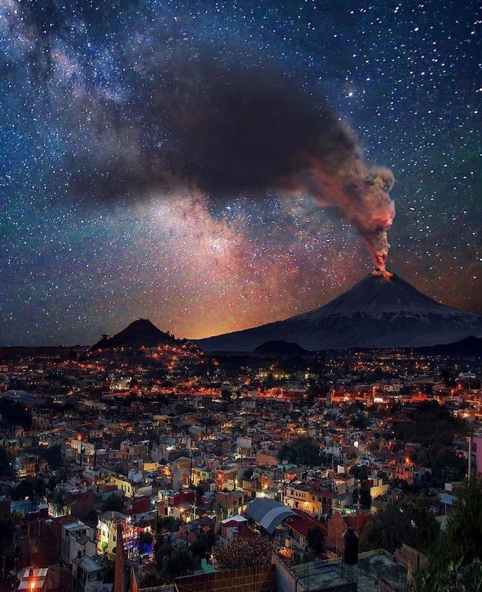 Mexico - The photo, Mexico, Night, Volcano, Town, Sky, Stars, beauty, Popocatepetl volcano