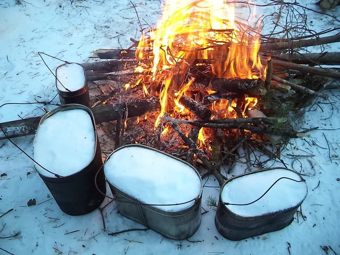 Tourist happiness in three photographs - My, Bonfire, Tourism, Winter hike, Hike, Alcohol, Dumplings, Pot, Winter, Longpost